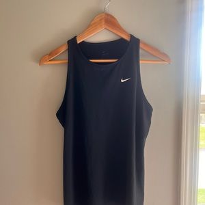 Black Nike tennis tank